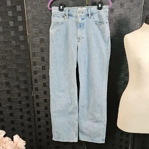 Abercrombie & Fitch The 90's High Rise Light Wash Jeans Size 29 (Size 8) - Picture 3 of 15